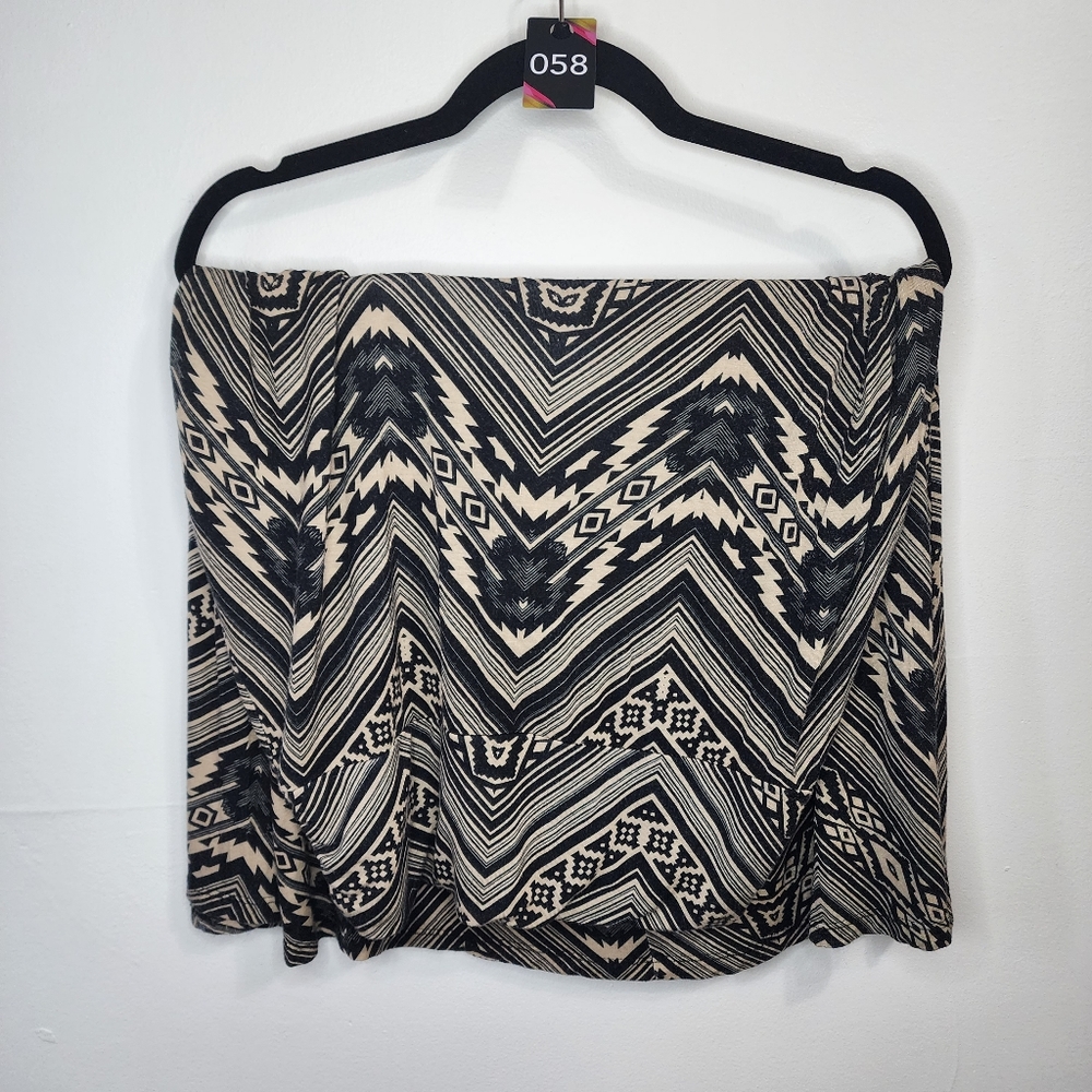 058 tan and black Maxi skirtwith Geometric pattern